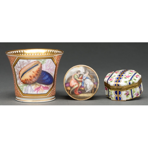 678 - A Chamberlain’s Worcester flared cylindrical cabinet cup, c 1810, painted with a cowrie shell,... 