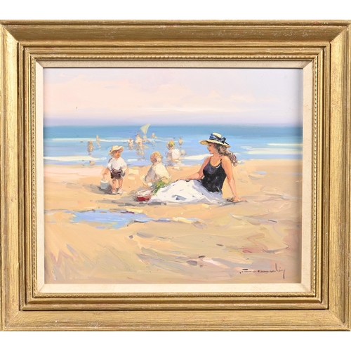 922 - Gabriel Casarrubios Martin  (1953 -) - Beach Scene, signed, oil on canvas, 38 x 46cm... 