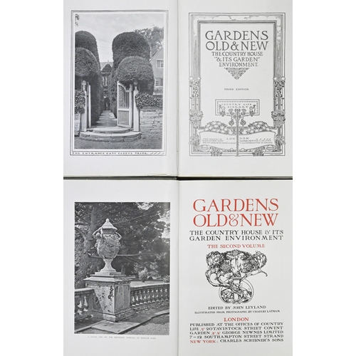 895 - Leyland (John, editor) & Latham (Charles, illustrator), Gardens Old & New: The Country House... 