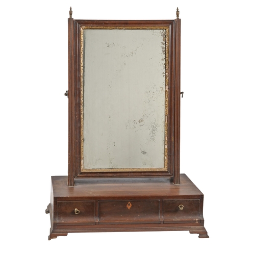 1187 - A George III mahogany dressing mirror, on serpentine base, fitted three drawers, 72cm h... 