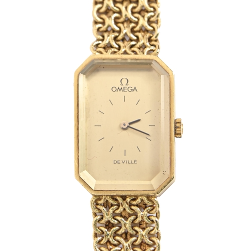 121 - An Omega 18ct gold octagonal lady's wristwatch, De Ville, Ref BA711 1826, 20 x 28mm, import marked, ... 