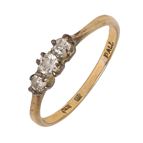 131 - A diamond ring, with old cut diamonds, in gold, indistinctly marked, 2g, size P