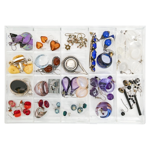 168 - Costume jewellery. A collection of modern and contemporary amber, glass, acrylic, metal and other ea... 