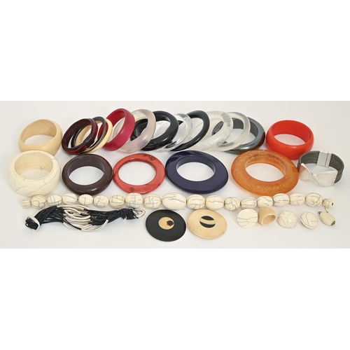 170 - Costume jewellery. A faux ivory suite, necklace, bangle and earrings and miscellaneous acrylic and o... 