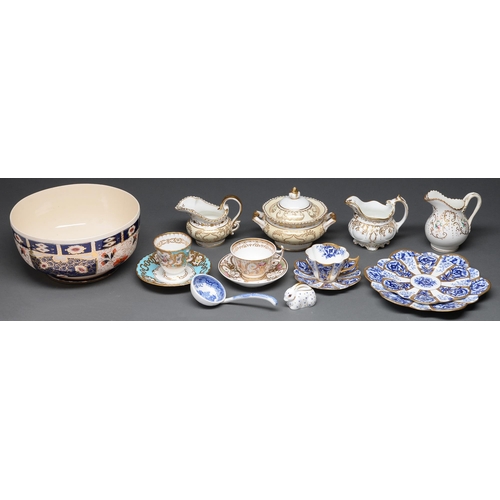 530 - Miscellaneous English porcelain, 19th c and later, to include a Coalport Pembroke-shape cream jug an... 