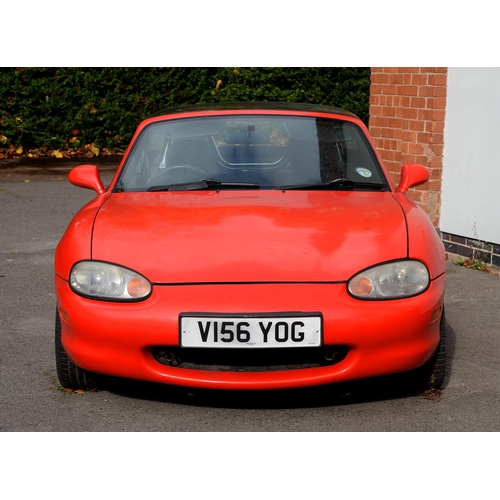 551 - Motor Car. 1999 Mazda MX-5, V156 YOG, 2 door, classic red, petrol, manual, 1840cc, first registratio... 