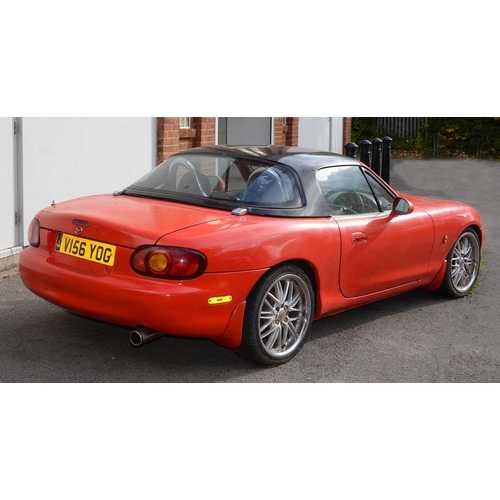 551 - Motor Car. 1999 Mazda MX-5, V156 YOG, 2 door, classic red, petrol, manual, 1840cc, first registratio... 