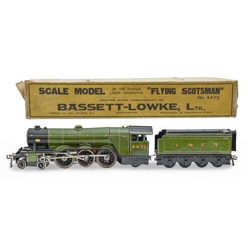 553 - A Bassett Lowke Ltd 'O' gauge model of the LNER “Flying Scotsman” locomotive and tender, electric mo... 