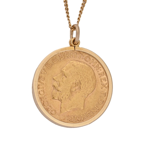 67 - Gold coin. Sovereign 1911, set in a gold pendant on gold necklet, 11g