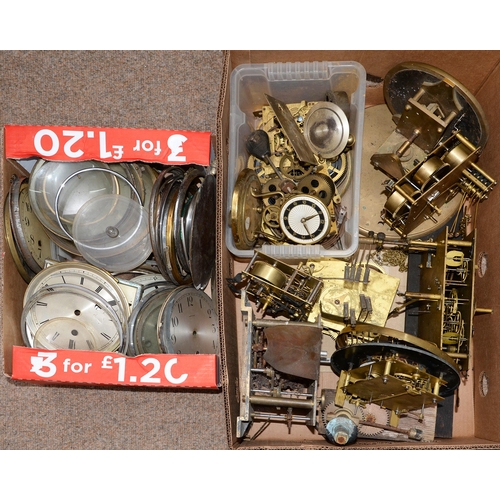 799 - Miscellaneous clock movements and parts, including dials, glasses and springs, etc