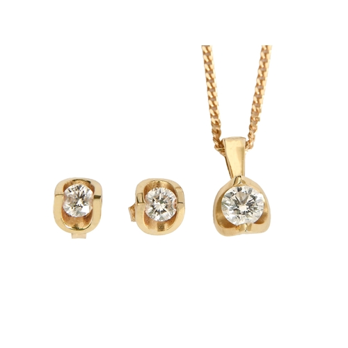 96 - A diamond pendant and pair of ear studs en suite, in 18ct gold, 12mm, on 18ct gold necklet, 4.7gProv... 