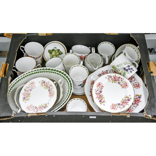 1134 - Miscellaneous ceramics, including Royal Doulton bone china Larchmont part dinner service, Colclough,... 