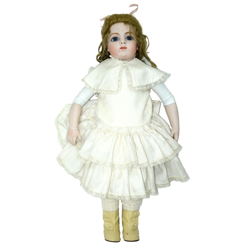 538 - A Stan Tomlinson bisque reproduction of a French Bru doll, late 20th c, with fixed glass eyes and cl... 