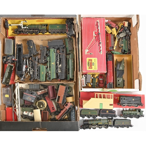 728 - Model Railways. Miscellaneous locos, engines and rolling stock etc, some boxed