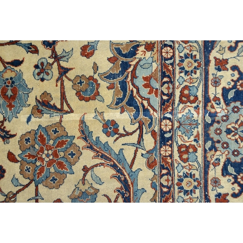 946 - A North West Persian carpet, 264 x 364cm