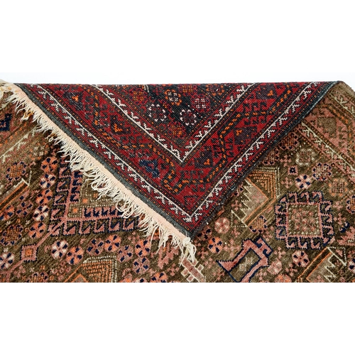 948 - A Middle Eastern rug, 202 x 105cm