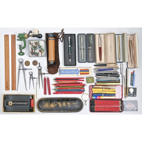 272 - Miscellaneous Parker and other pens, including Parker 51, boxed, Chinese lacquer pen tray, etc... 