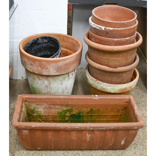 821 - Miscellaneous terracotta plant pots, early 20th c and later, various sizes