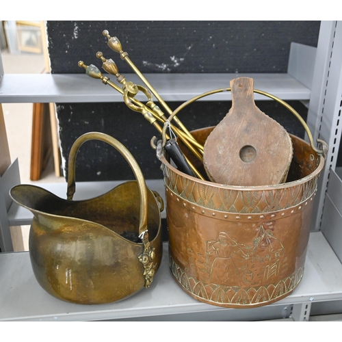 824 - A copper log bin, early 20th c, with brass swing handle, 31 x 34cm (excluding handle), contemporary ... 