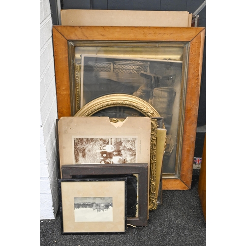 834 - Miscellaneous pictures, prints, photographs and frames, 19th c and later