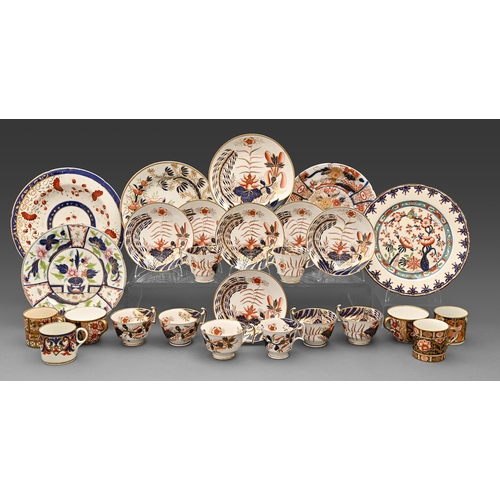 99 - Miscellaneous English porcelain Japan pattern teaware and dessert plates, c1805-1835, to include a S... 