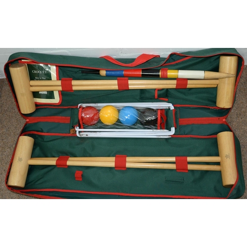 1227 - A Jaques croquet set, in canvas holdall