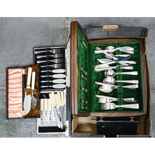 261 - Two oak canteens and miscellaneous plated flatware