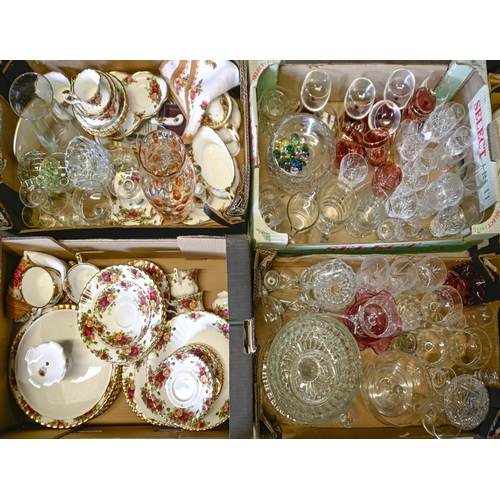 1133 - Miscellaneous Royal Albert bone china Old Country Roses tea and dinner ware, miscellaneous cut, colo... 