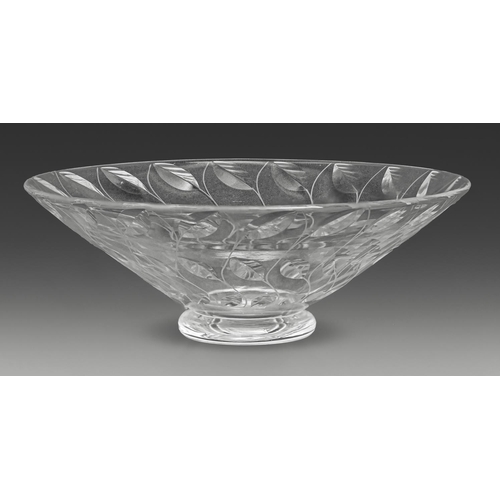 538 - A John Walsh Walsh leaf pattern glass bowl designed by Clyne Farquharson, 1936, 25cm diam, engraved ... 