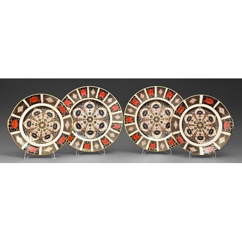 561 - Two pairs of Royal Crown Derby Imari pattern plates, late 20th c, 27cm diam and smaller, printed mar... 