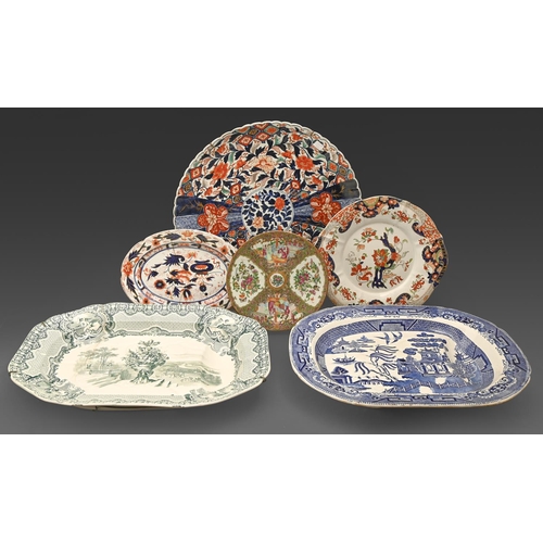 598 - A Japanese porcelain Imari charger, first half 20th c, 47cm diam and five plates and dishes includin... 