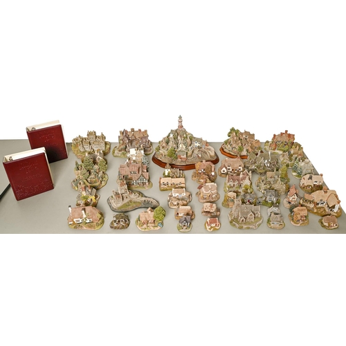 600 - An extensive collection of Lilliput Lane miniature cottages and villages, 22cm h and smaller (40)... 