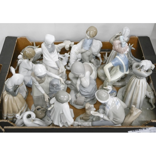 602 - Fifteen Lladro, Royal Copenhagen, Nao and other porcelain figures and models, 30cm h and smaller, pr... 