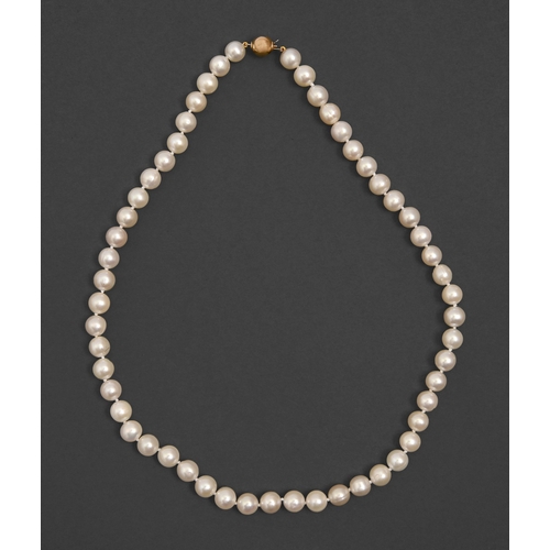 154 - A cultured pearl necklace, of approx 7mm cultured pearls, with gold ball clasp, 44cm l, marked on cl... 
