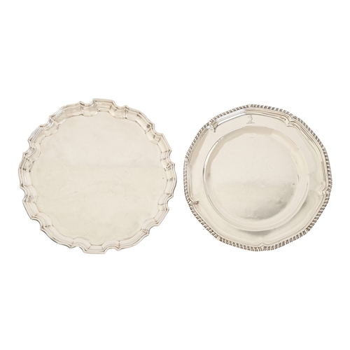 313 - A George III silver dinner plate, with gadrooned rim, crested, 24cm diam, by William & John Fris... 