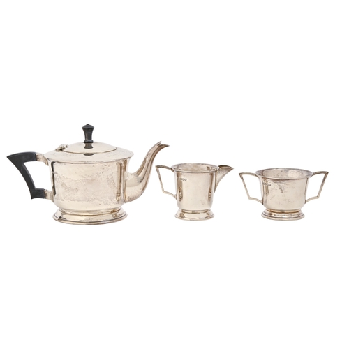 314 - A George VI art deco silver tea service, teapot 14cm h, by Viners Ltd, Sheffield 1939, 22oz (3)... 