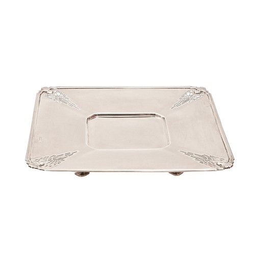 321 - A George V art deco silver cake stand, on four feet, 24 x 24cm, by Frank Cobb & Co Ltd, Sheffiel... 