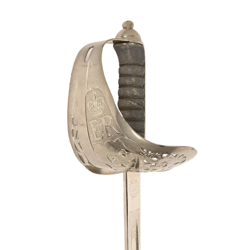 652 - An Infantry Officer's sword pattern 1897,  model L4a1,  with etched blade, 82.5cm l, etched 973-6877... 