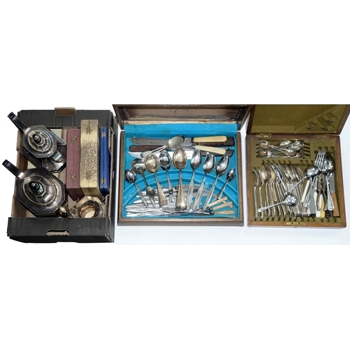 316 - Miscellaneous plated ware, to include a four piece tea service and cased sets of flatware... 