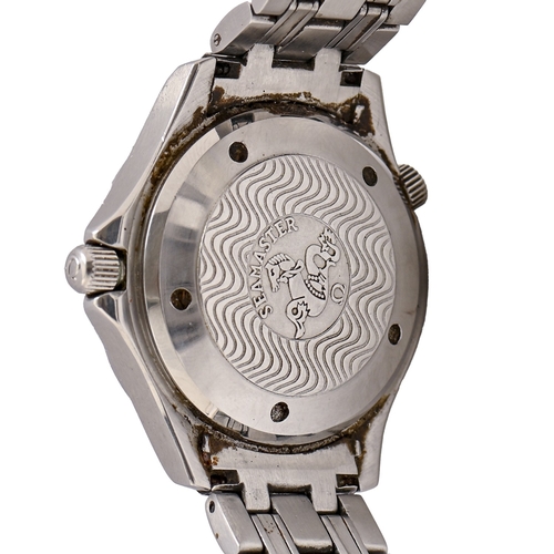 290 - An Omega stainless steel wristwatch, Seamaster Professional Chronometer, 41mm diam, maker’s bracelet... 