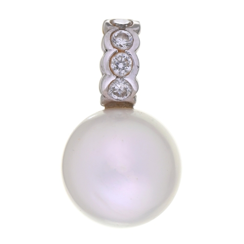 52 - A diamond and cultured pearl pendant, in 18ct white gold, 25mm h, import marked London, early 21st c... 