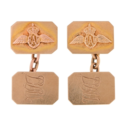 91 - A pair of 9ct gold cufflinks, applied with the 'wings' of the Royal Air Force, 11 x 15mm, Birmingham... 