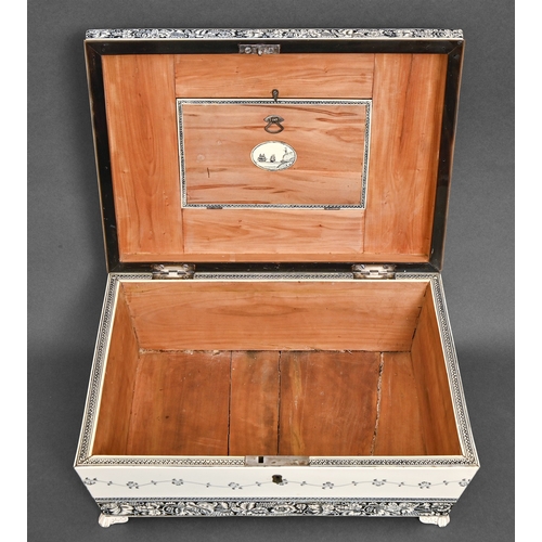 480 - An Anglo-Indian ivory-veneered work box, Vizagapatam, early 19th c, of sandalwood and decorated in l... 