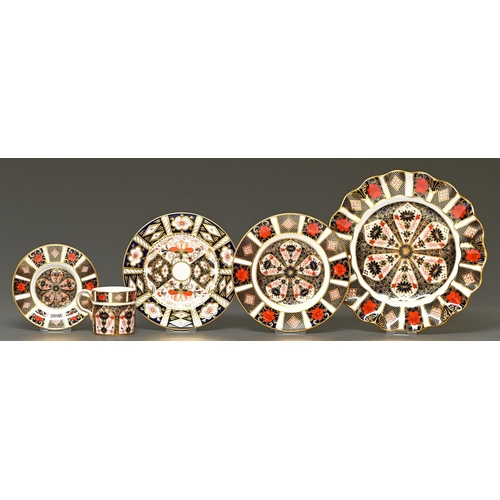 320 - Three Royal Crown Derby Imari and Witches pattern plates and a coffee can and saucer, c1970s/80s, 21... 