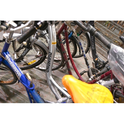 409 - A Dawes Sahara bicycle, a Batribike Diamond electric bicycle, a Triumph Trafficmaster bicycle and tw... 