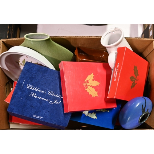 425 - Miscellaneous decorative and other ceramics to include Bing & Grondahl&nbsp;Christmas plates c19... 