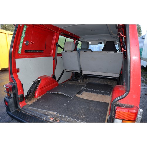 192 - Motor Car. Volkswagen Transporter TDI SWB van/side windows LGV, 2461 cc diesel engine, manual transm... 
