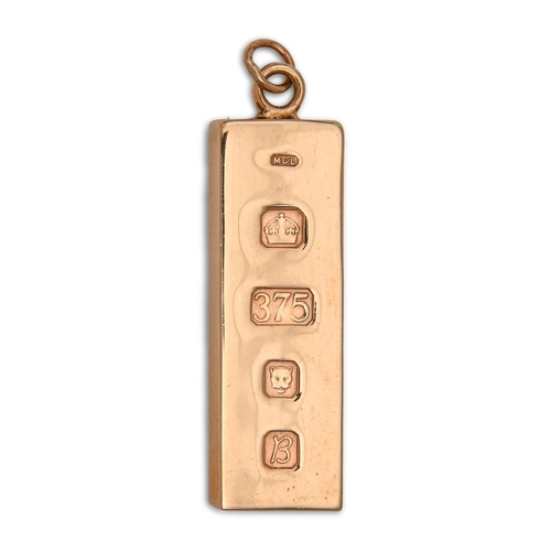 101 - A 9ct gold bar pendant, 3.8cm h, London 1976, 26.5g
