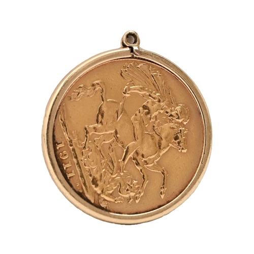 115 - Gold coin. Sovereign 1911, mounted in gold, 8.8g