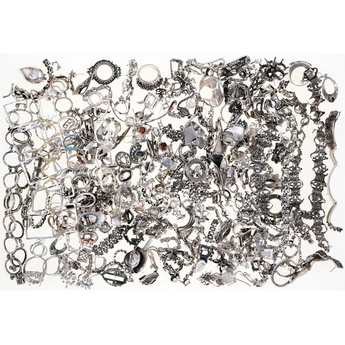 84 - Miscellaneous silver jewellery, approx 32oz 2dwt
